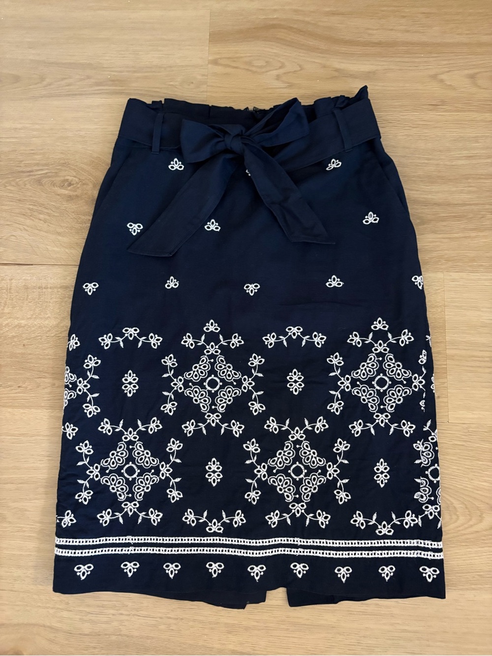Ann Taylor Navy Embroidered Tie-Waist Skirt - Women